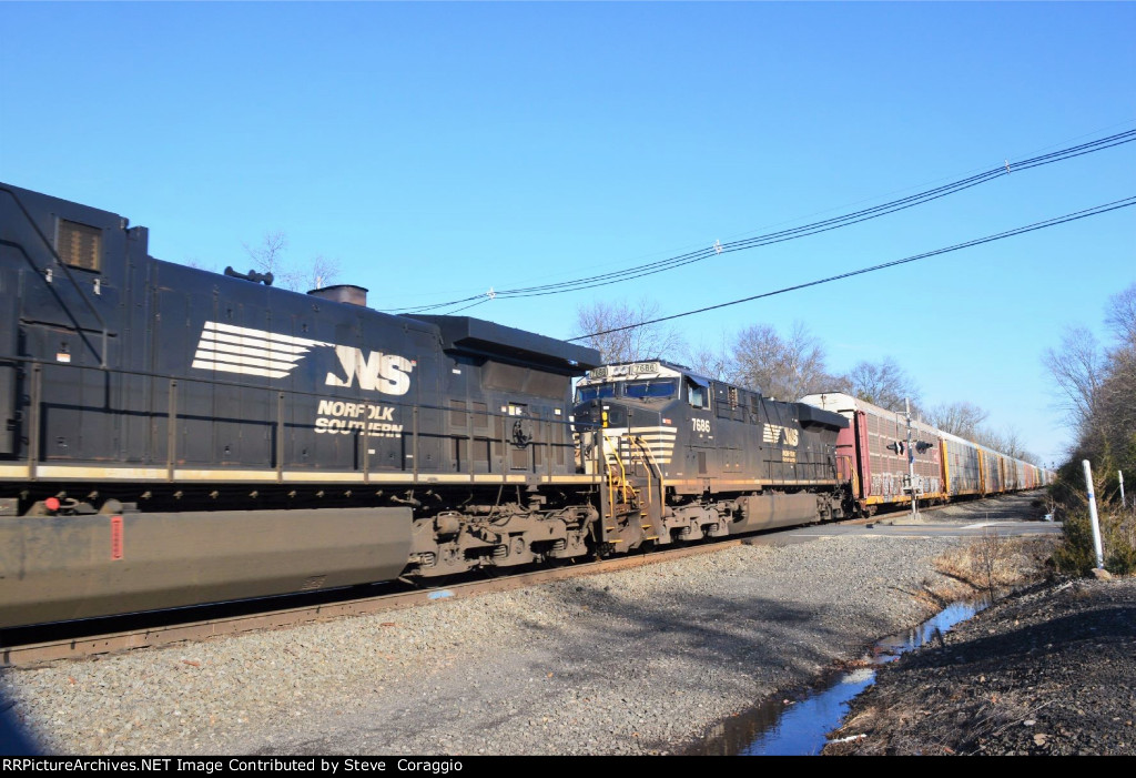 NS 7686 on the grade at Valley Road